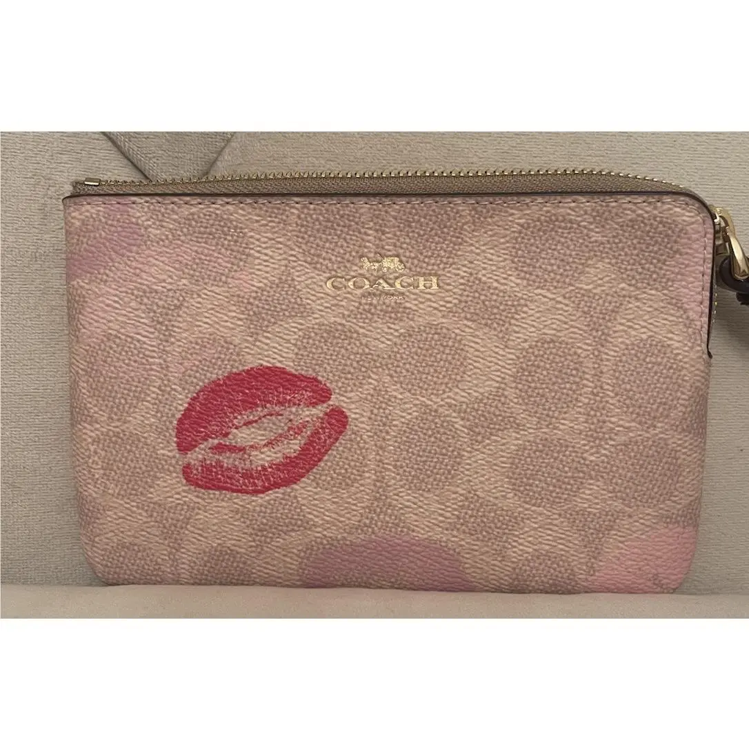 Coach Corner Zip Wristlet In Signature Canvas with Lips Print Wallet