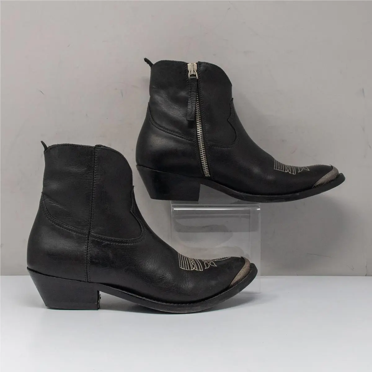 Golden Goose shoes - GWF00131.F000484.90100.FS - GWF00131F00048490100FS - Black (UPC: 8050235434431) 0