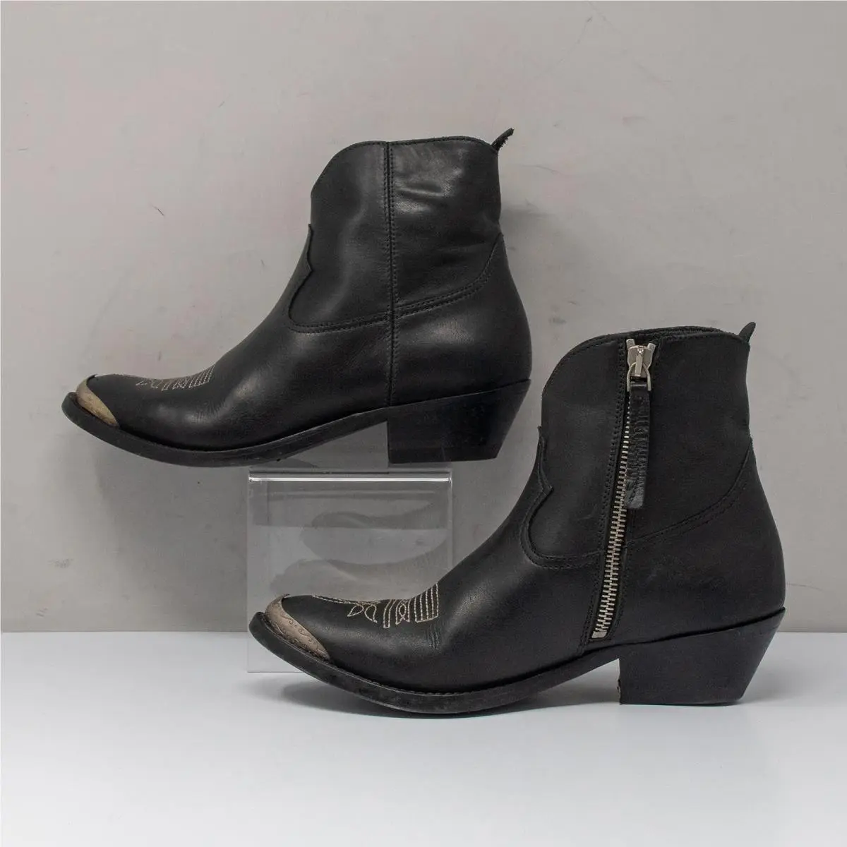 Golden Goose shoes - GWF00131.F000484.90100.FS - GWF00131F00048490100FS - Black (UPC: 8050235434431) 1