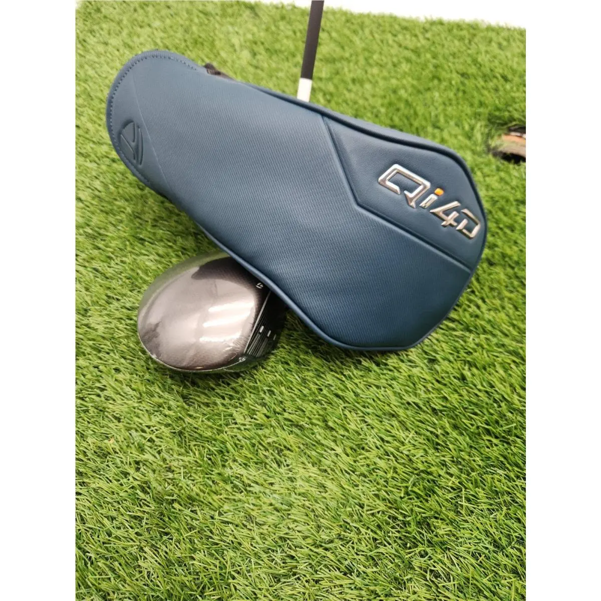 TaylorMade  - 2026 QI4D LS 9