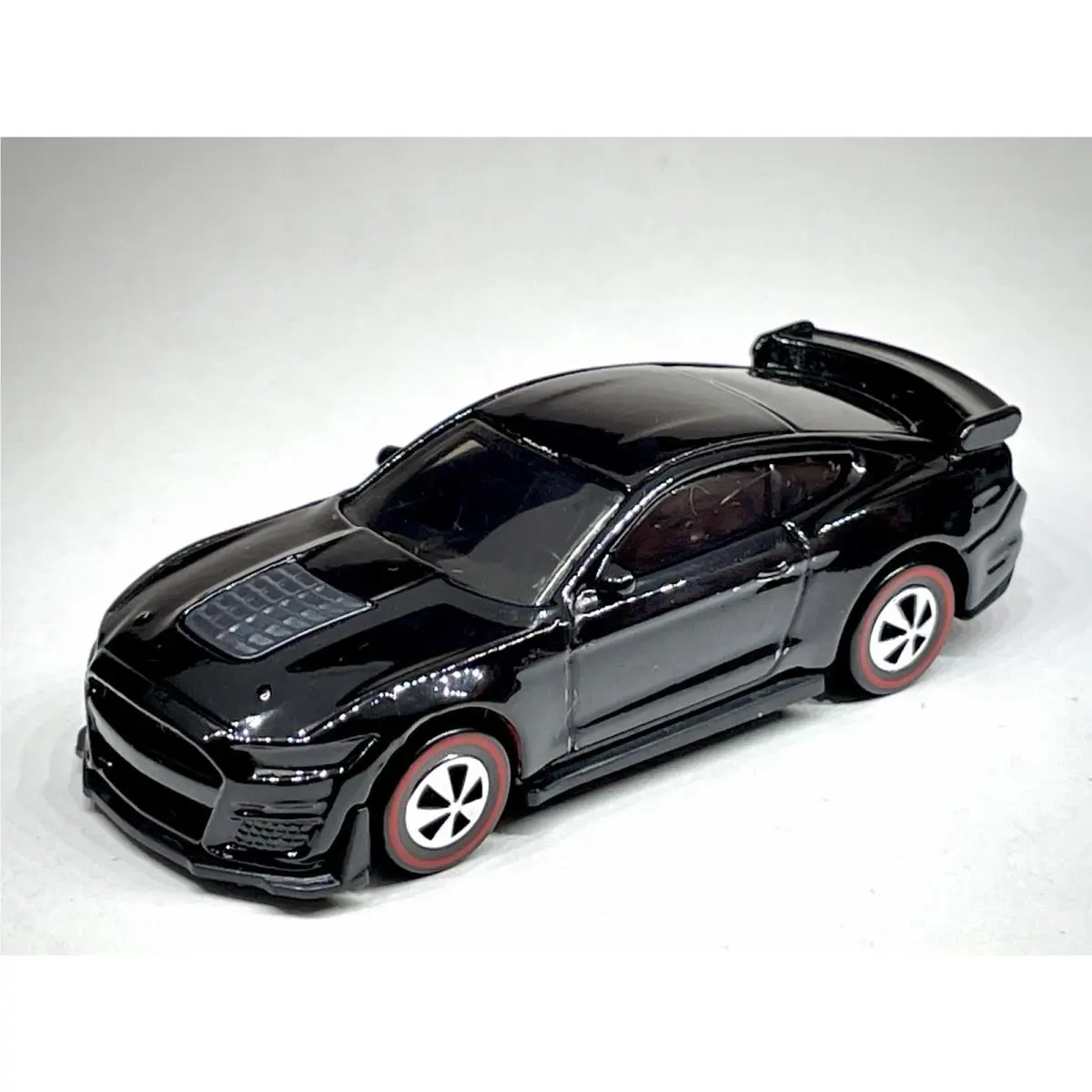 Hot Wheels Custom Made Ford Mustang `20 Shelby GT500