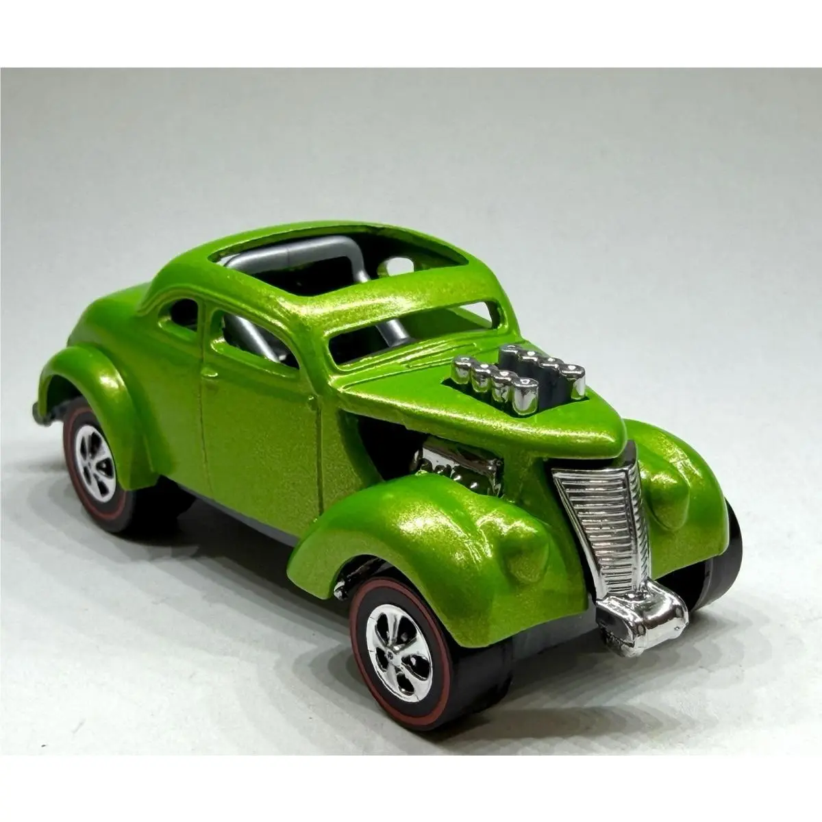 Hot Wheels Pass’n Gasser Custom Made Metallic Green Redline 1:64
