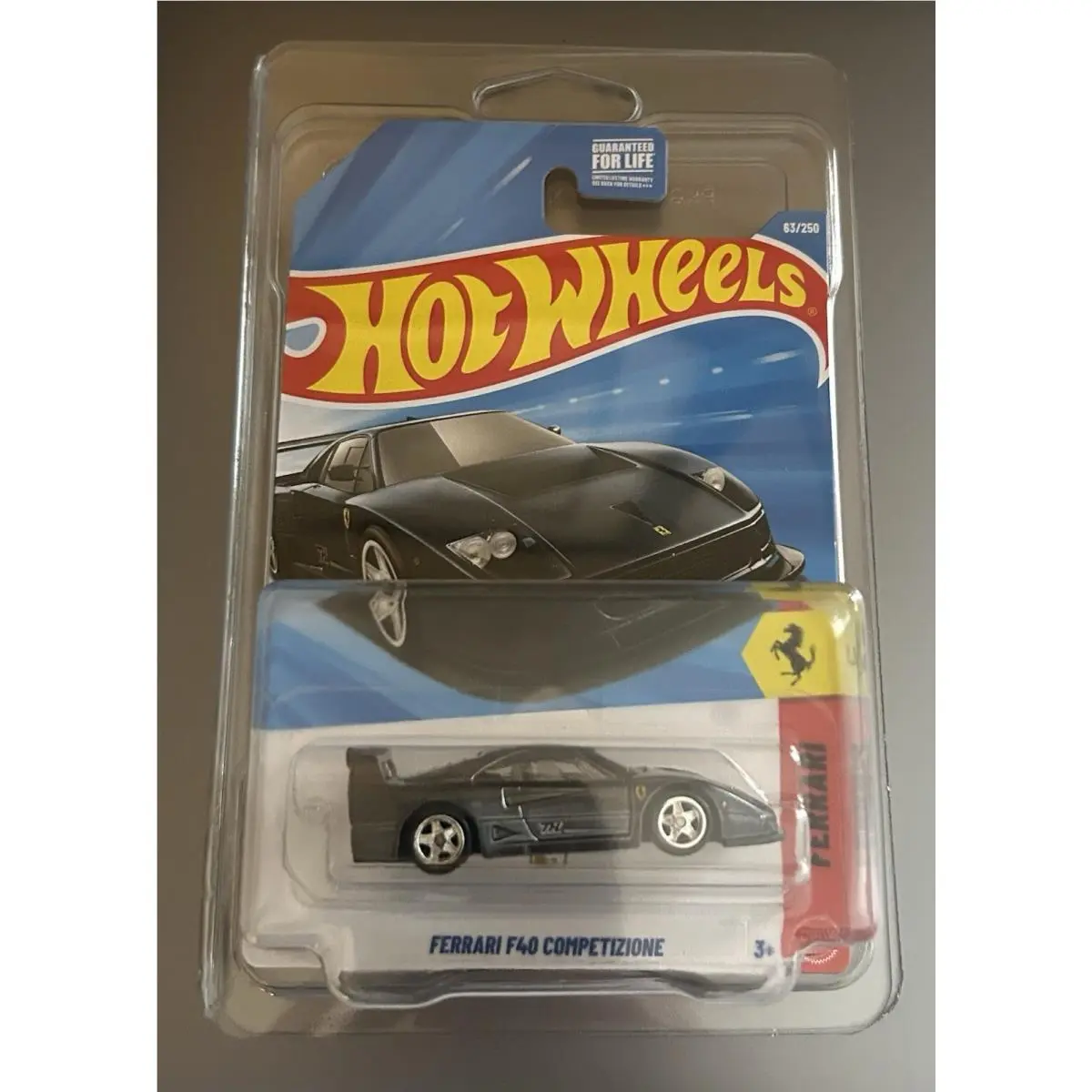 Hot Wheels Treasure Hunt 1:64 Ferrari F40 Competizione Diecast Car W Protector