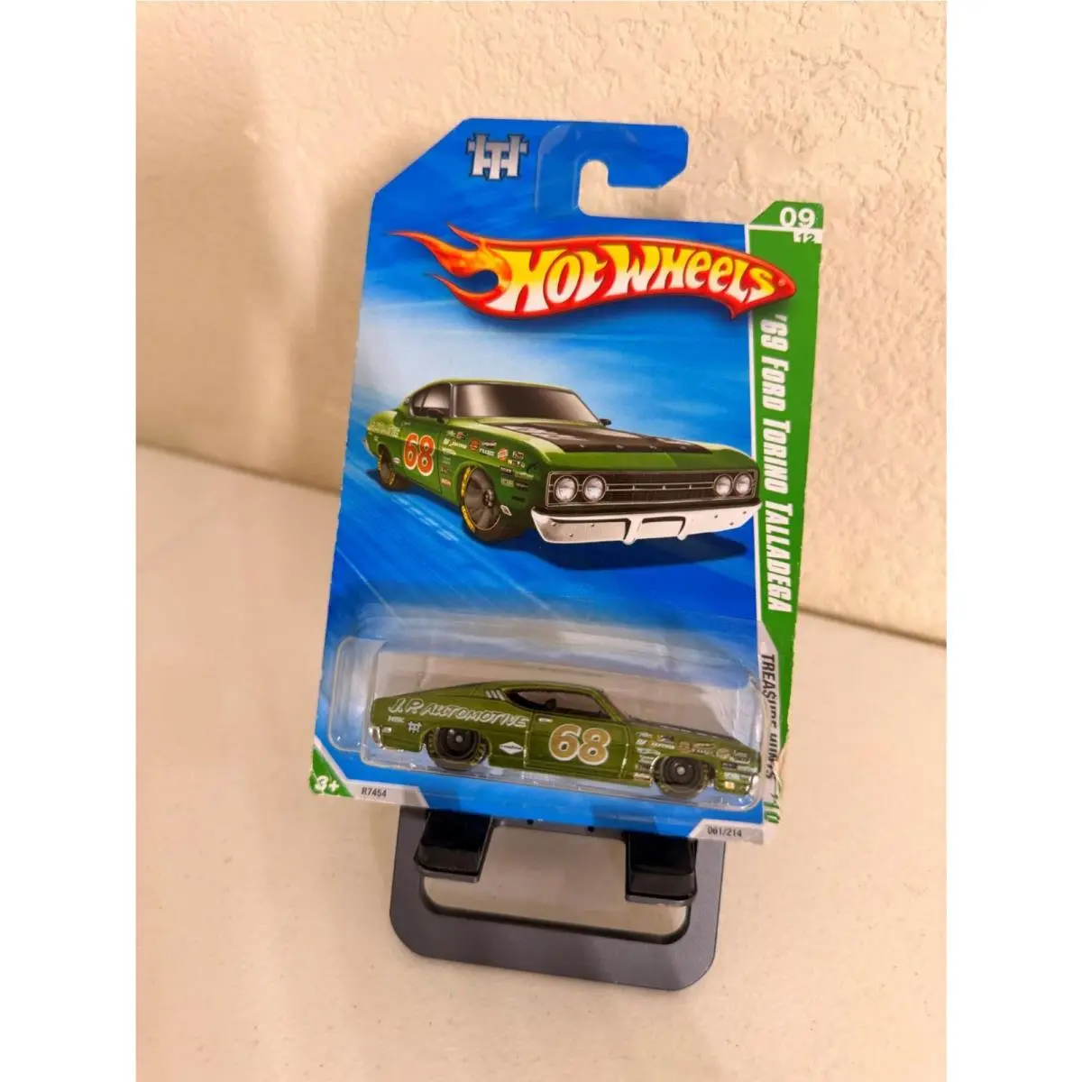 Hot Wheels 2010 Super Treasure Hunt `69 Ford Torino Talladega F22