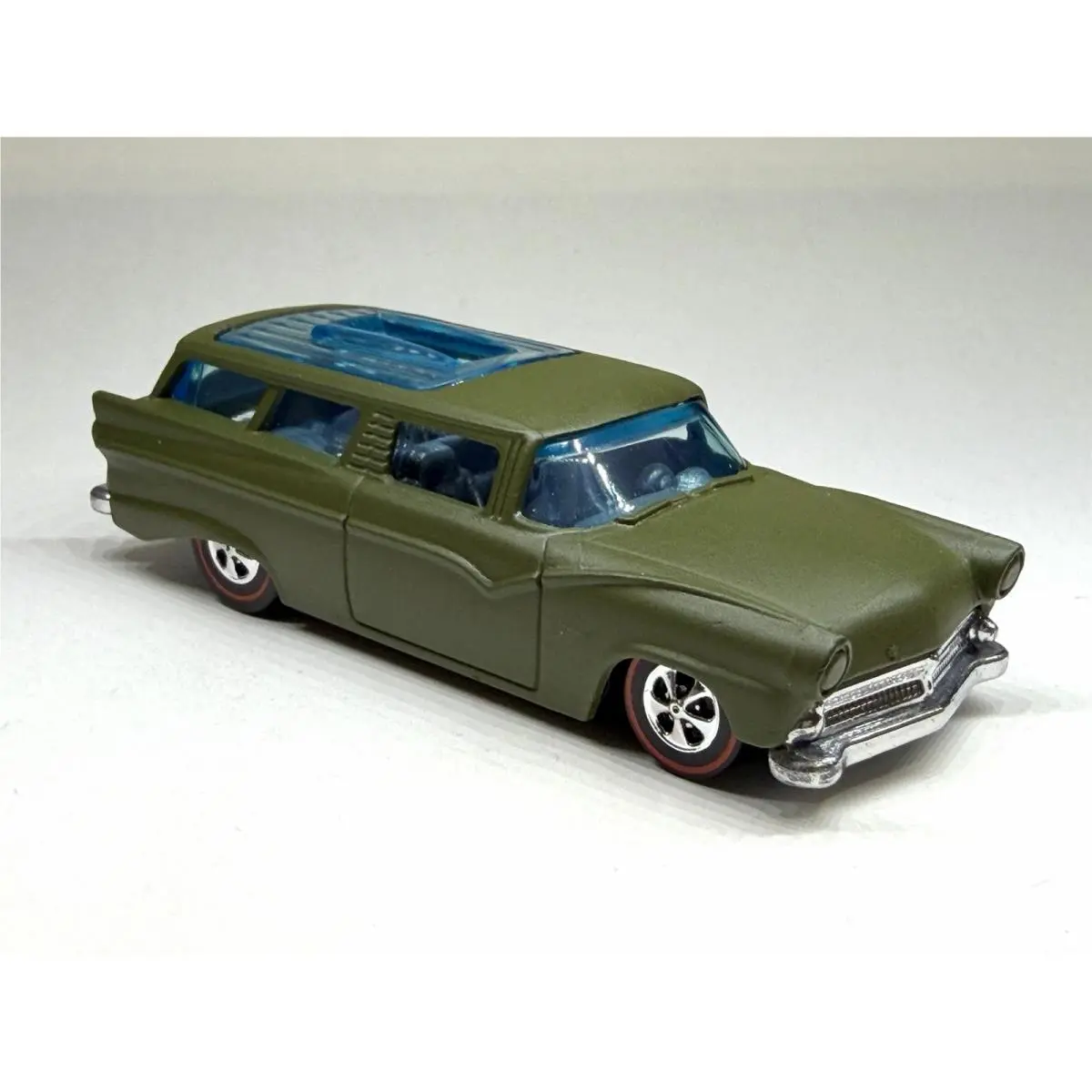 Hot Wheels Custom Made Crate 8 Olive Green Army / Military Redline 1:64