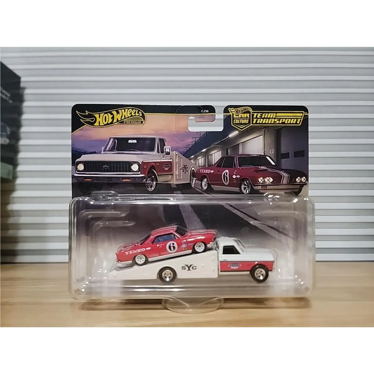 Hot Wheels Premium Car Culture Team Transport `66 Chevrolet Corvair Yenko Stinge