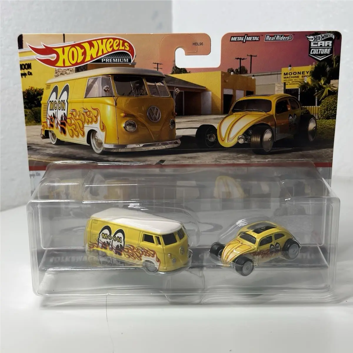 Hot Wheels Premium Car Culture Moon Eyes VW Volkswagen 2-Pack 1:64 Diecast