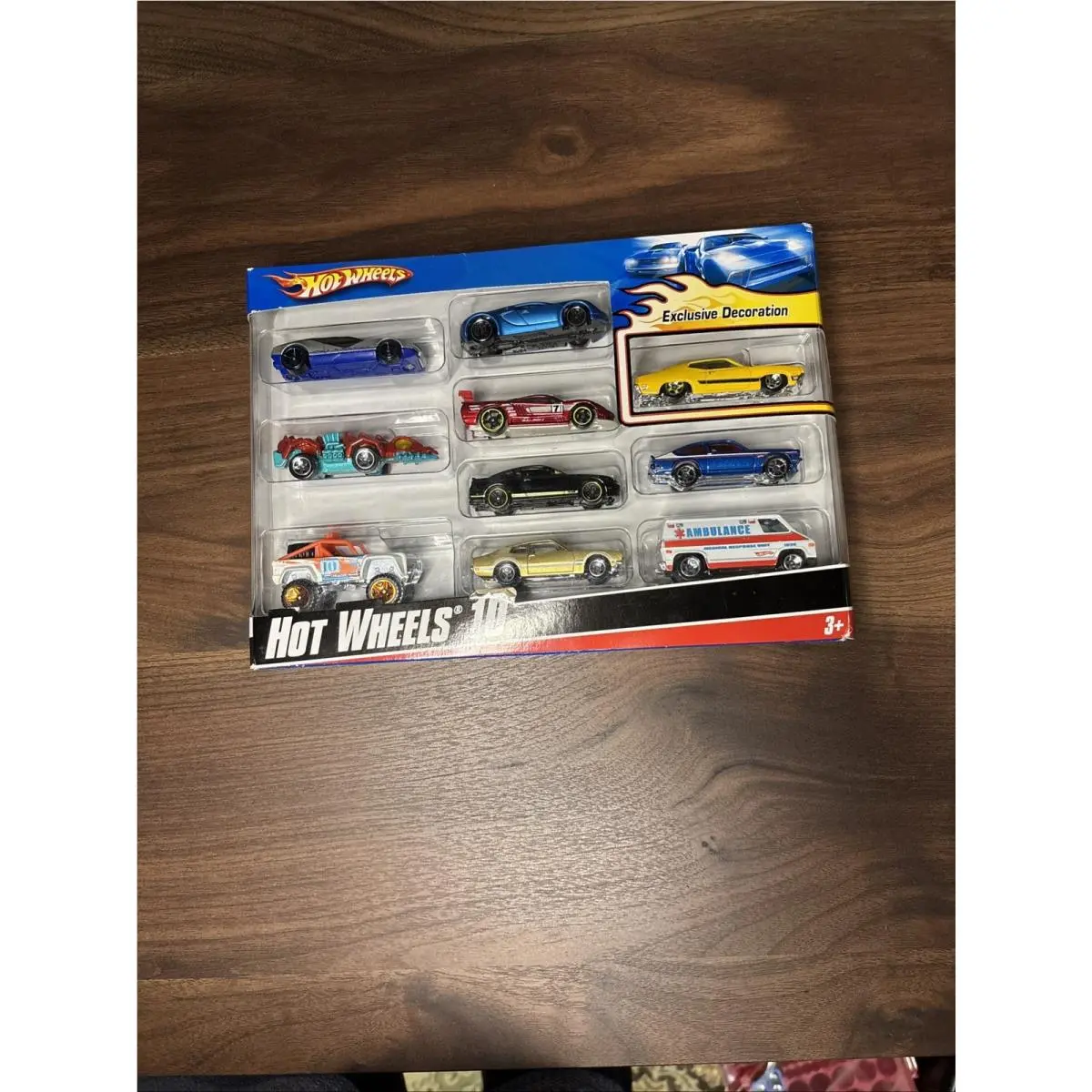 Hot Wheels 2010 Matte Blue Bugatti Veyron 10 Pack Gran Torino Mustang Saleen
