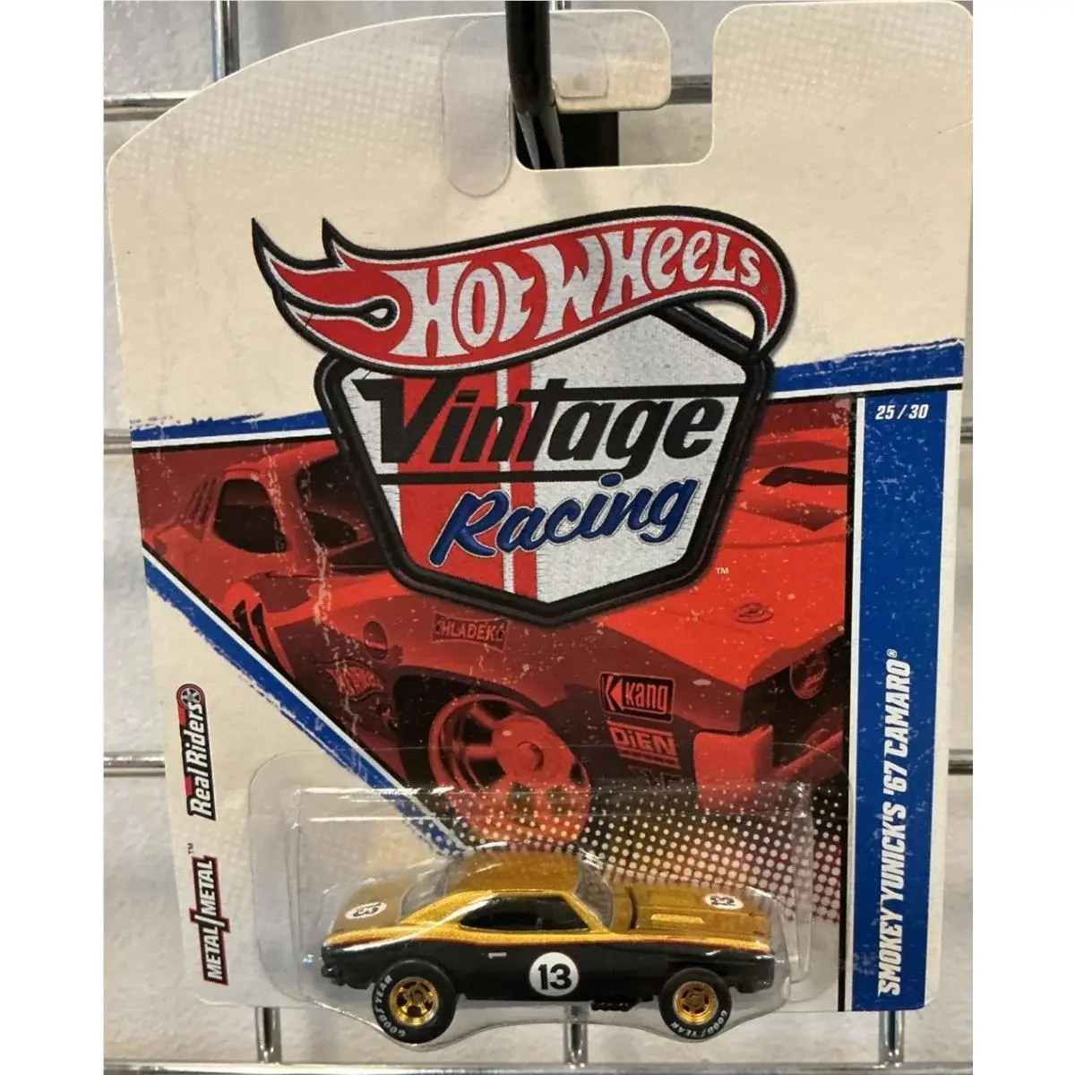 Hot Wheels 2010 Vintage Racing Smokey Yunick`s `67 Camaro 13