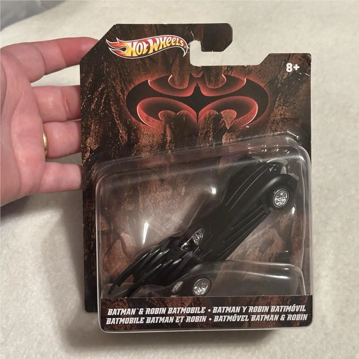 Hot Wheels Batman & Robin Batmobile X4035 1:50 2011 Hot Wheels Batman Robin Batmobile X4035 1:50 Scale