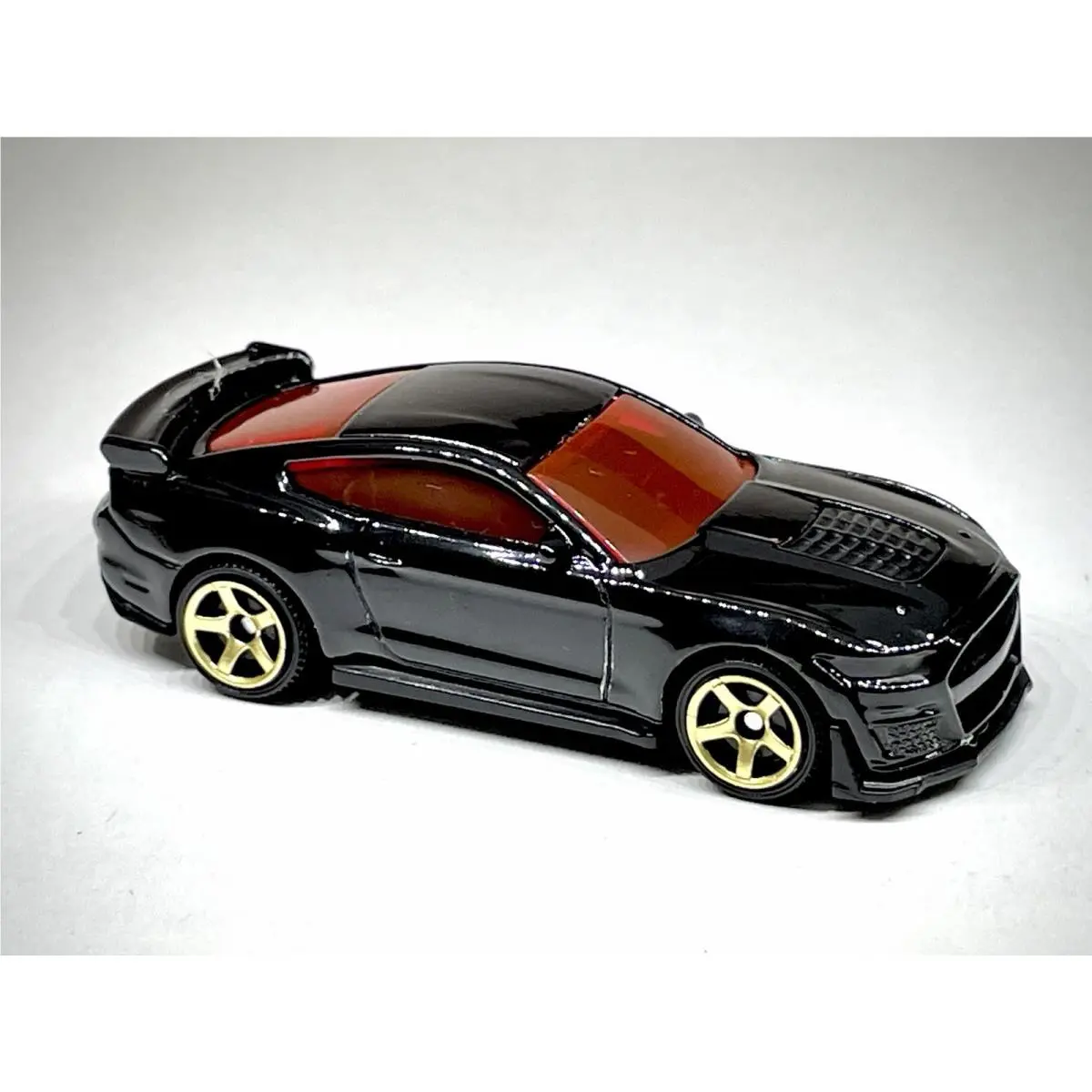 Hot Wheels Custom Made Gold Ford Mustang `20 Shelby GT500