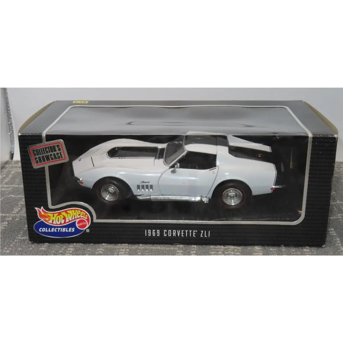 Hot Wheels 1969 Corvette ZL1 1:18 Scale Collector’s Showcase Mattel