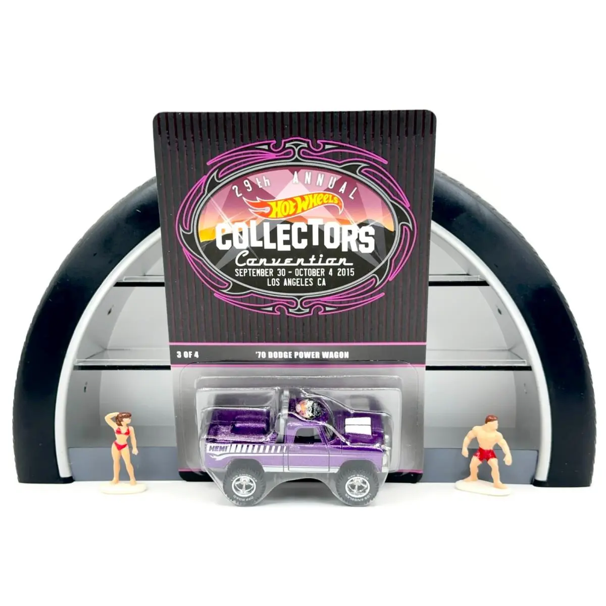 Hot Wheels 2015 29th Collector`s Convention `70 Dodge Power Wagon W/protector