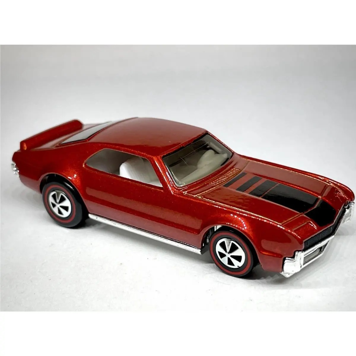 Hot Wheels Custom Made ‘66 Toronado Diecast Car 1:64