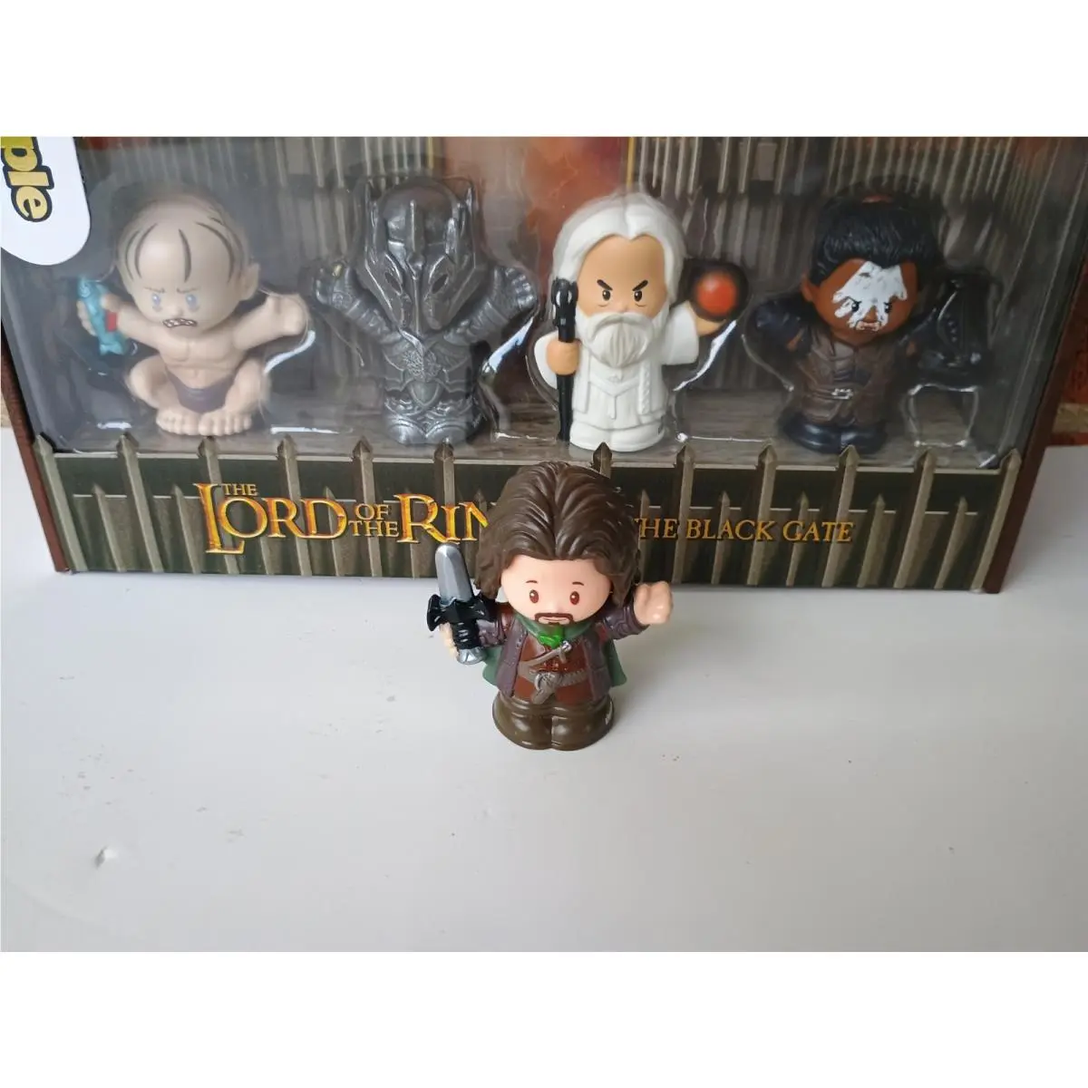 Aragorn + Fisher Price Little People Collector Lord Of The Rings The Black Gate