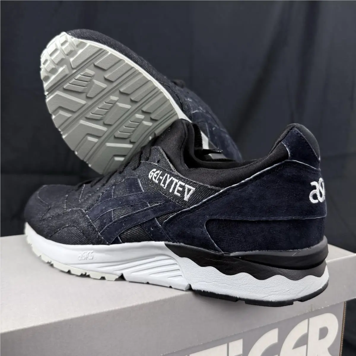 Asics shoes - ASICS Tiger Gel-Lyte V - Tiger - H7AVQ-9690 - Black, White 5