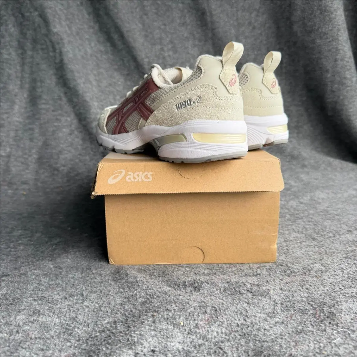 Asics shoes - ASICS GEL-1090v2 - Beige 1