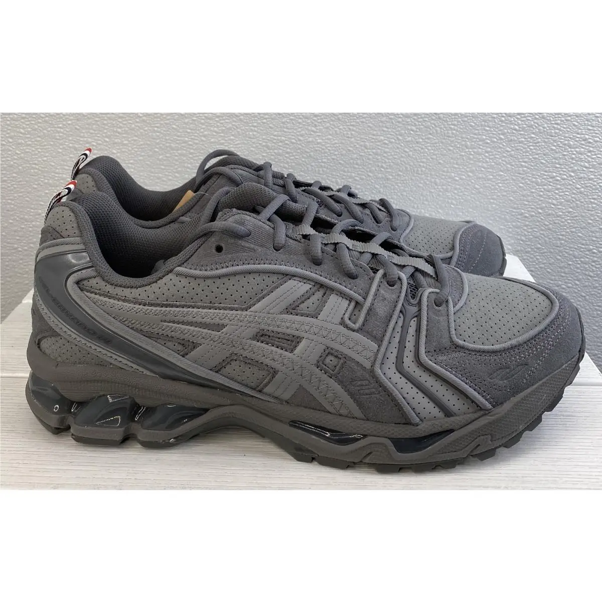 Asics shoes - Gray (UPC: 199023189769) 0