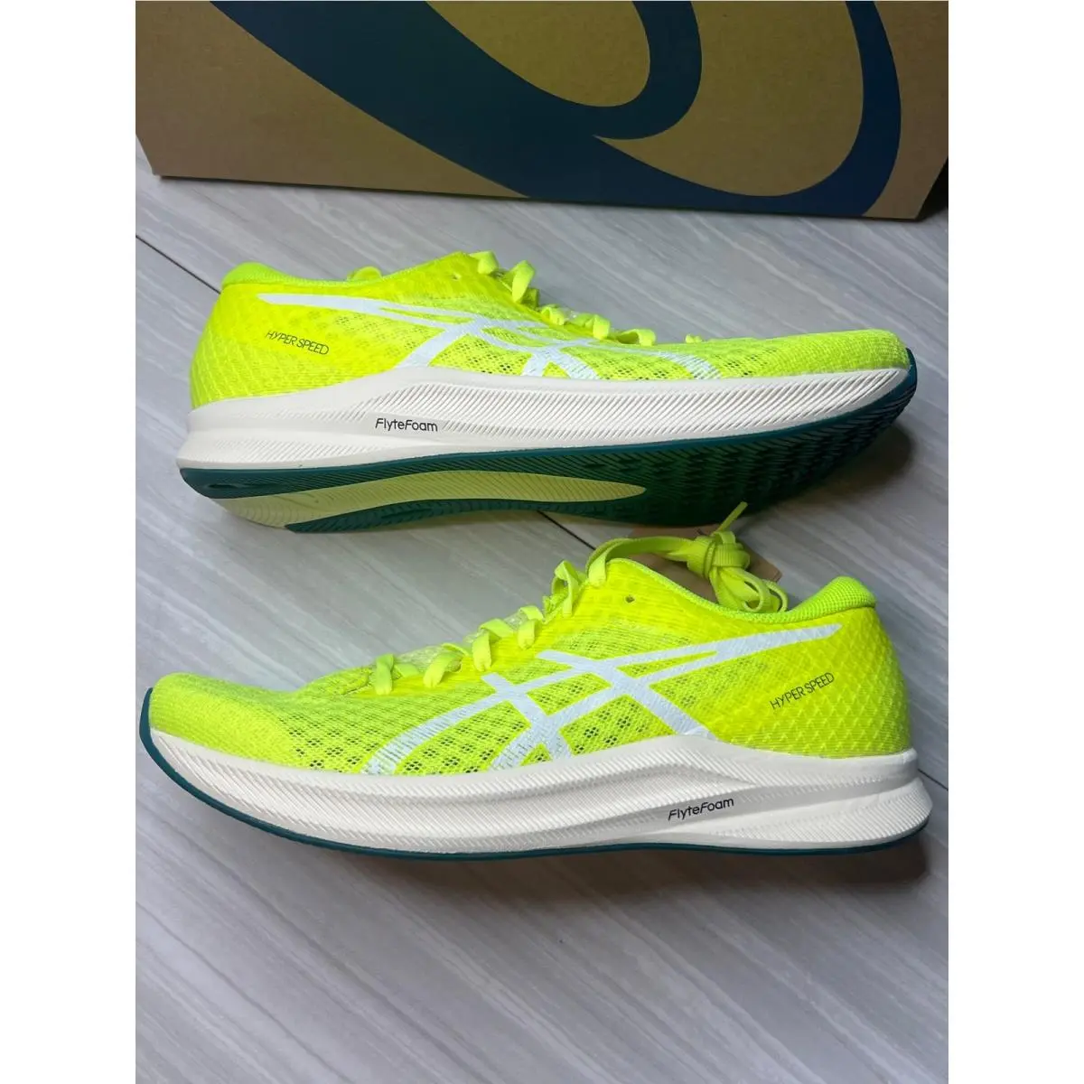 in The Box. Size 9 Women’s Asics Hyper Speed 2