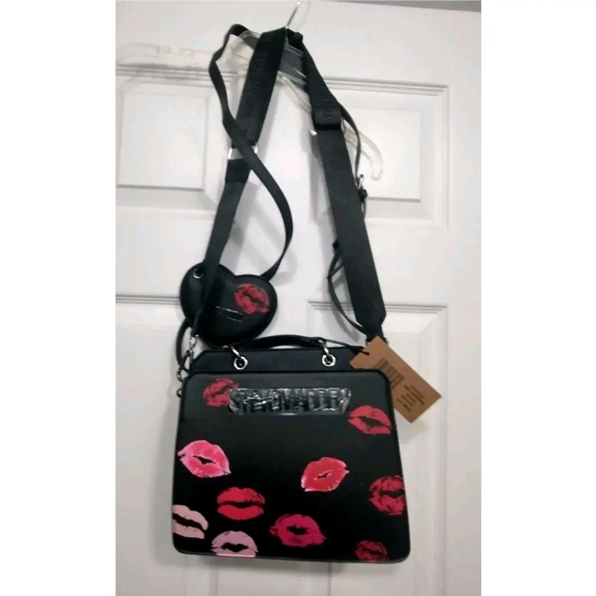 Steve Madden Black Bevelyn Bag Kisses Crossbody Valentine Heart Mirror