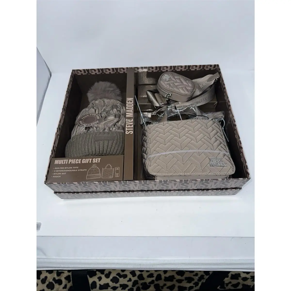 Steve Madden 3-piece Gift Set Small Tote Stocking Hat Small Pouch