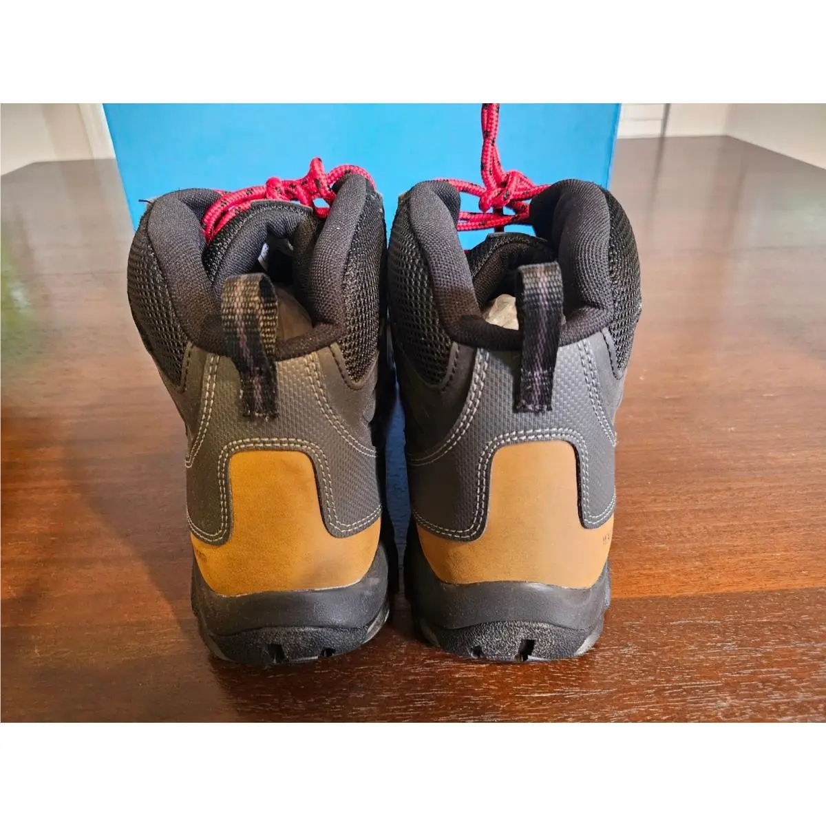 Columbia shoes - Newton Ridge Plus II Waterproof - Black 2