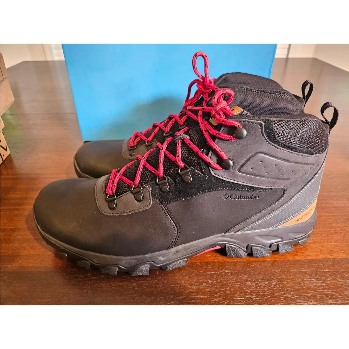 Columbia shoes - Newton Ridge Plus II Waterproof - Black 3