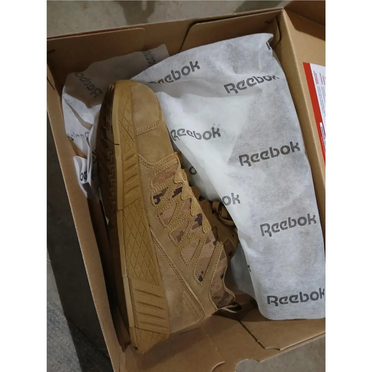 Mens Reebok Floatride Energy Tactical Size 10.5 Chesnut Color
