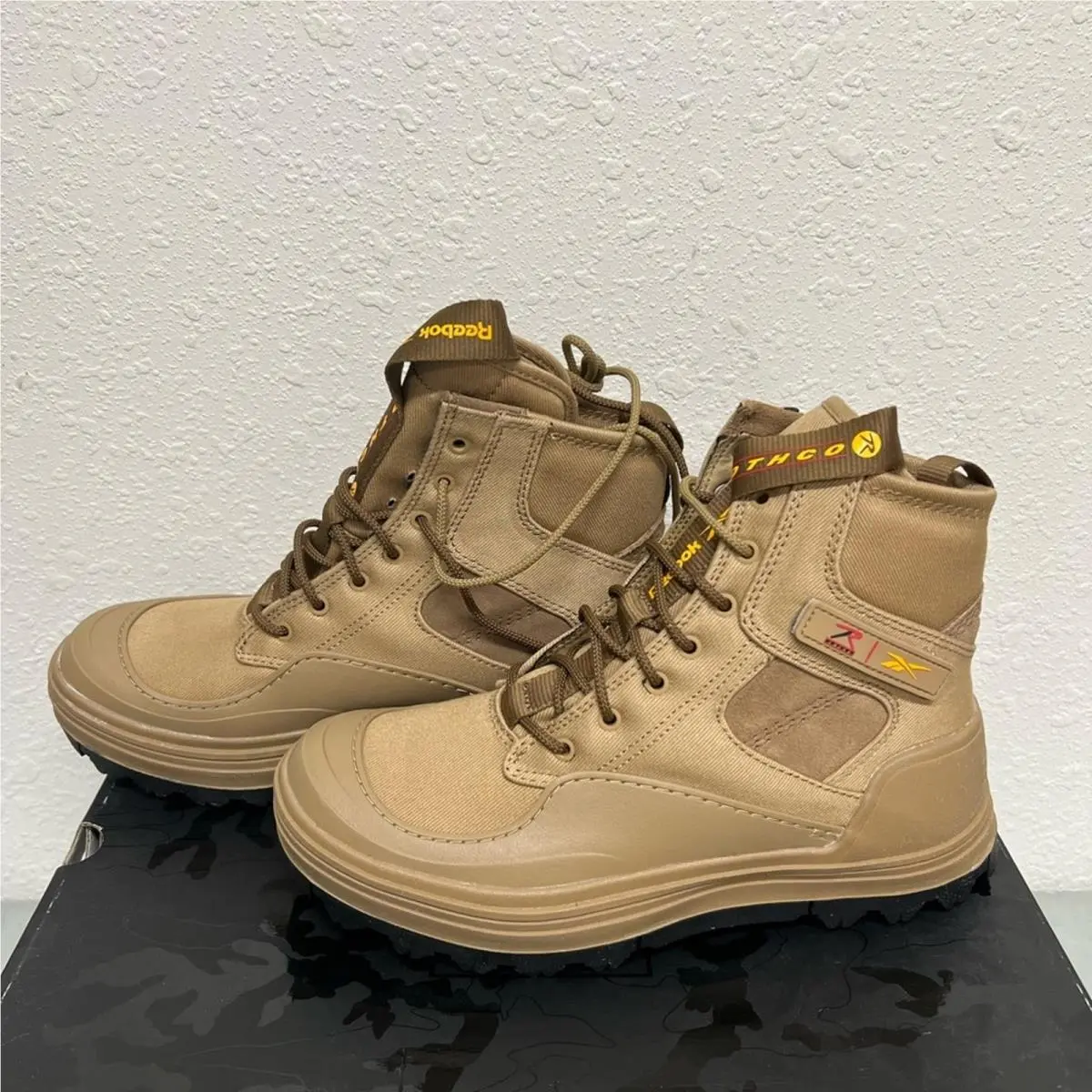 Reebok shoes - Tan 0