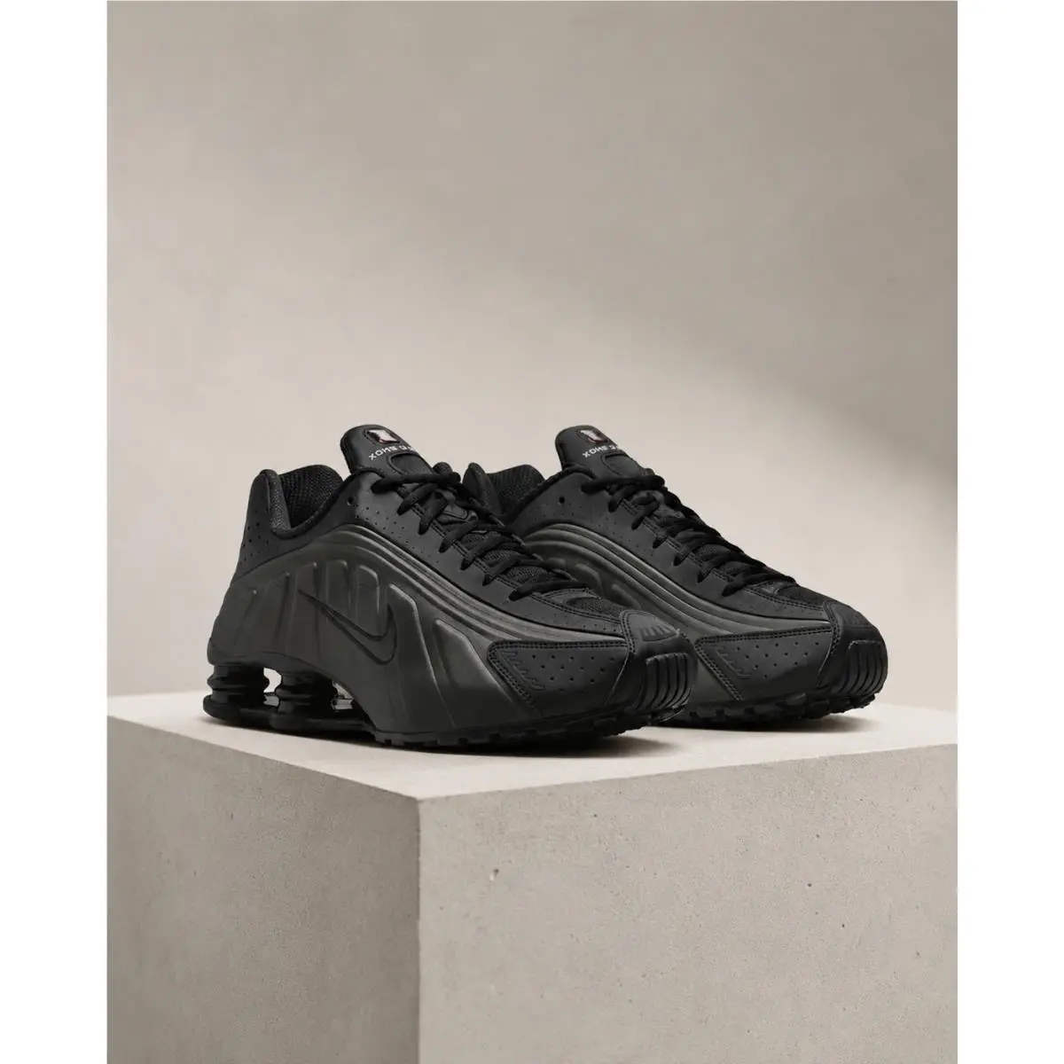 Multisize Nike Shox R4 Black Bright Crimson HQ1988-001 Mens Running Shoes