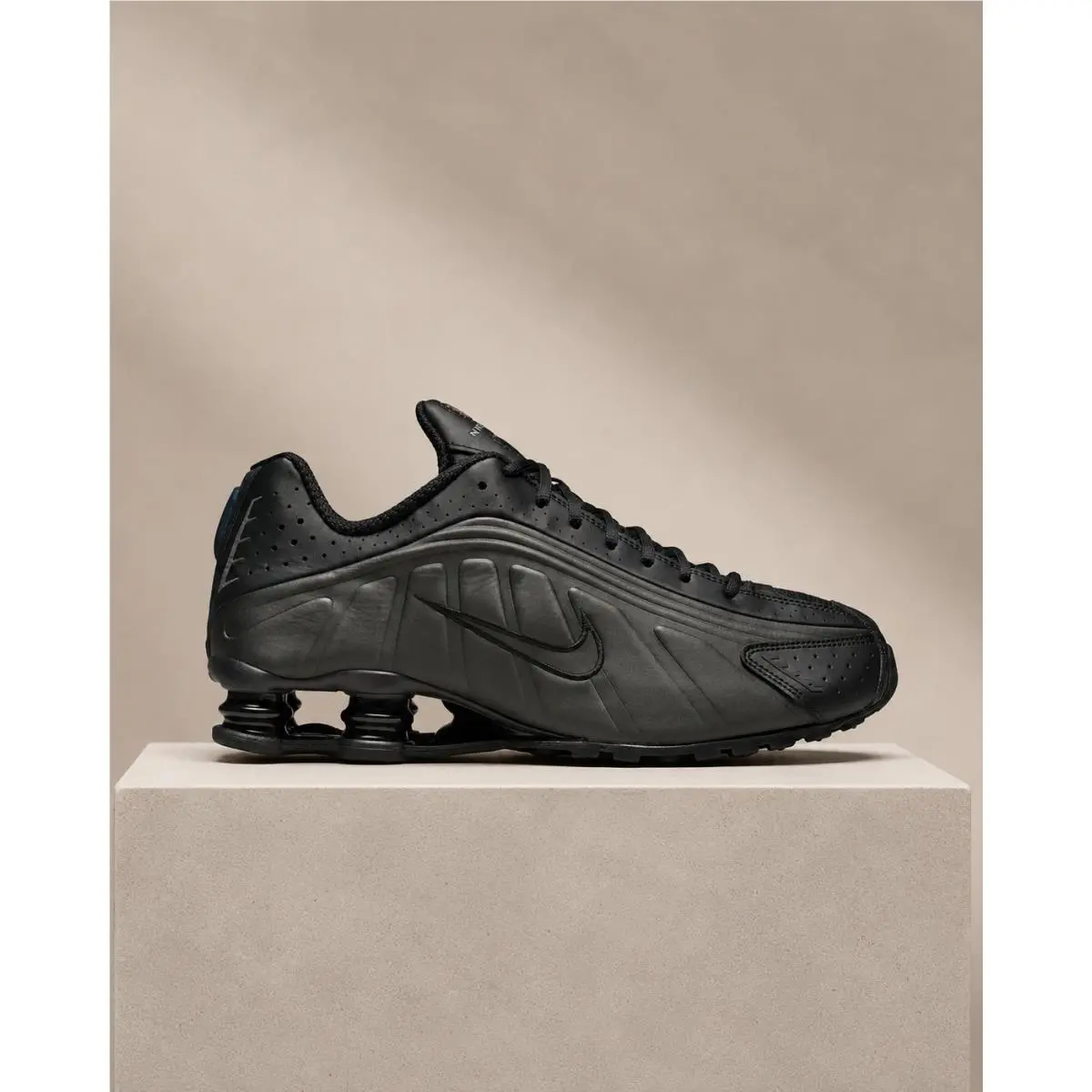 Nike shoes - Nike Shox R4 - Shox - HQ1988-001 - Black 0