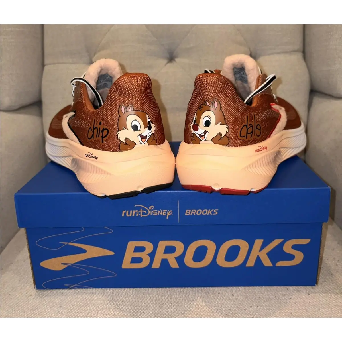 Brooks shoes - Brooks X Run Disney Ghost 17 Chip N - Brown 0