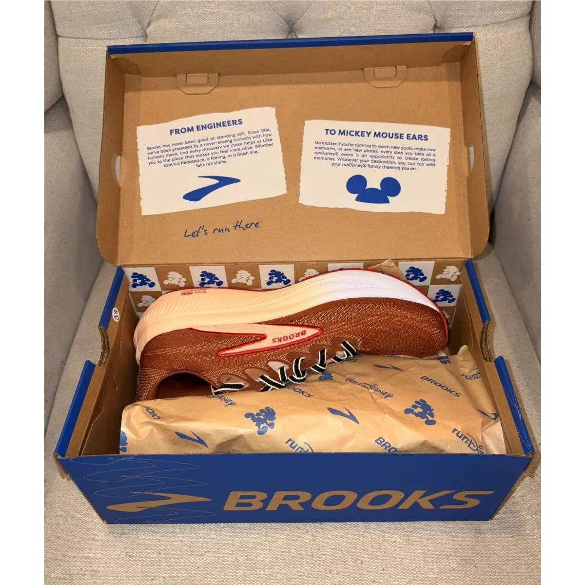 Brooks shoes - Brooks X Run Disney Ghost 17 Chip N - Brown 2