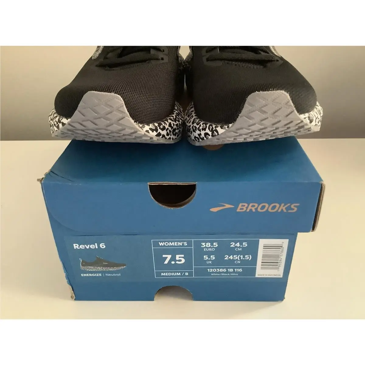 Brooks shoes - Brooks Revel - Revel - Black 4