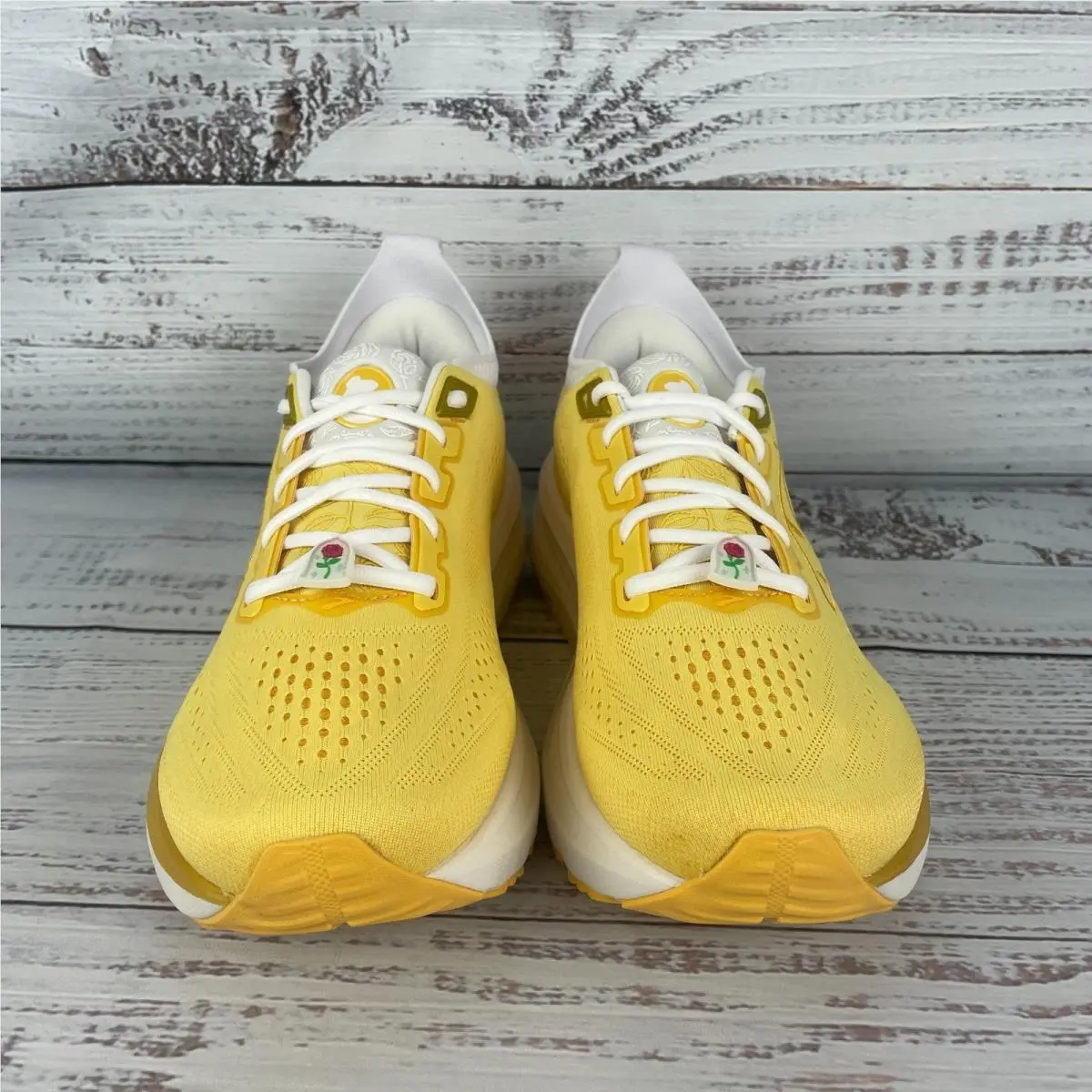 Brooks shoes - Yellow 2