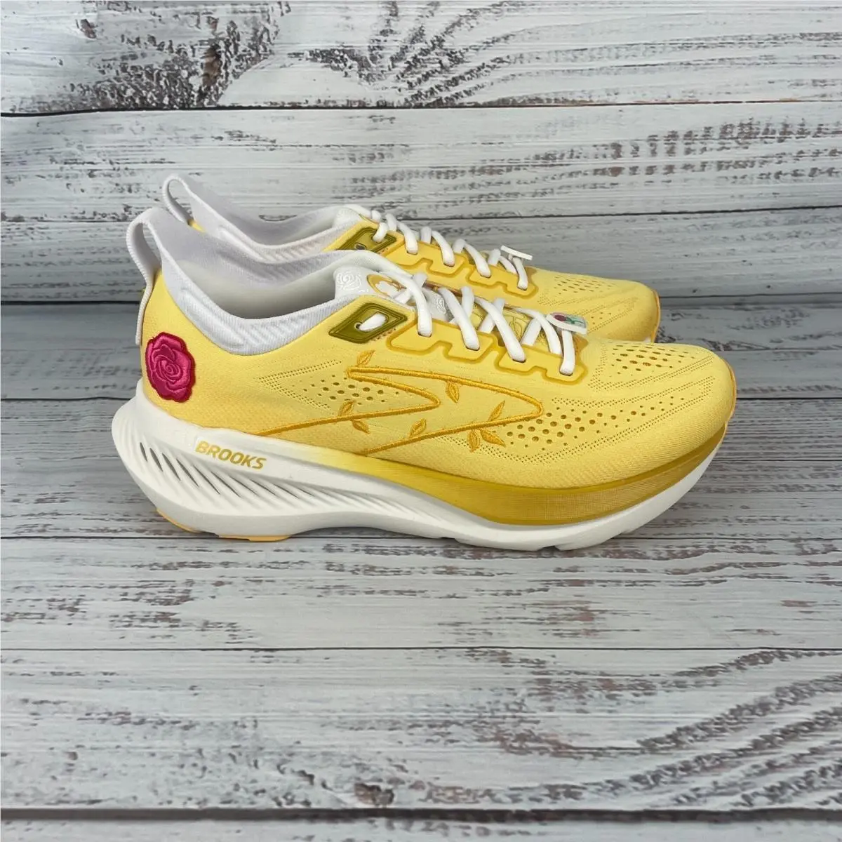 Brooks shoes - Yellow 5