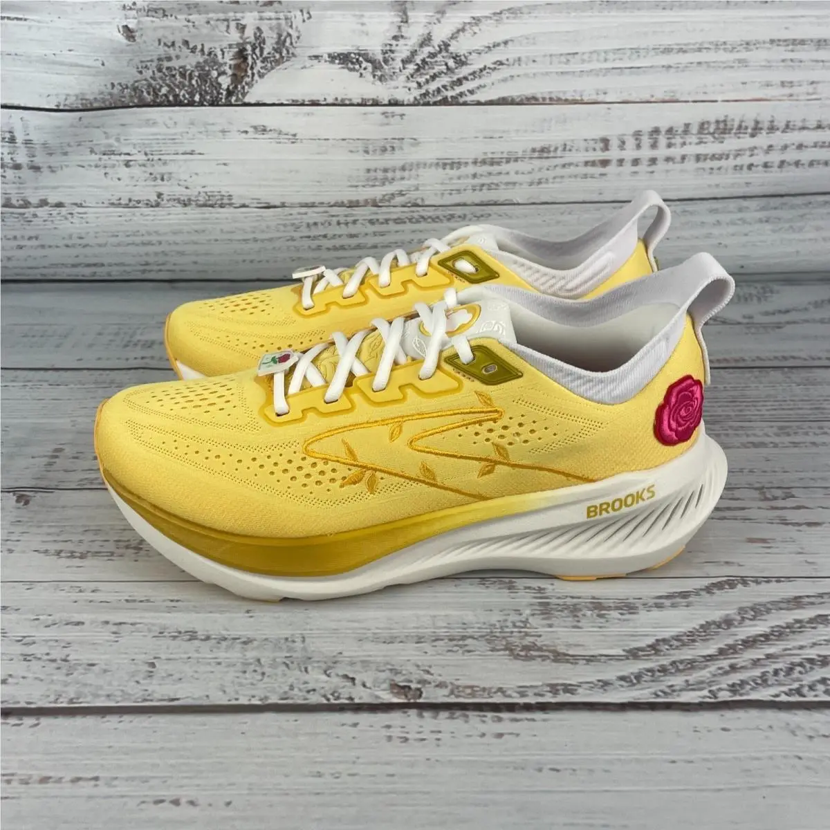 Brooks shoes - Yellow 7