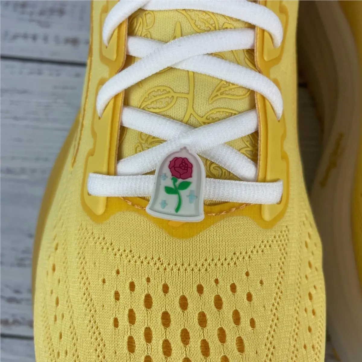 Brooks shoes - Yellow 3