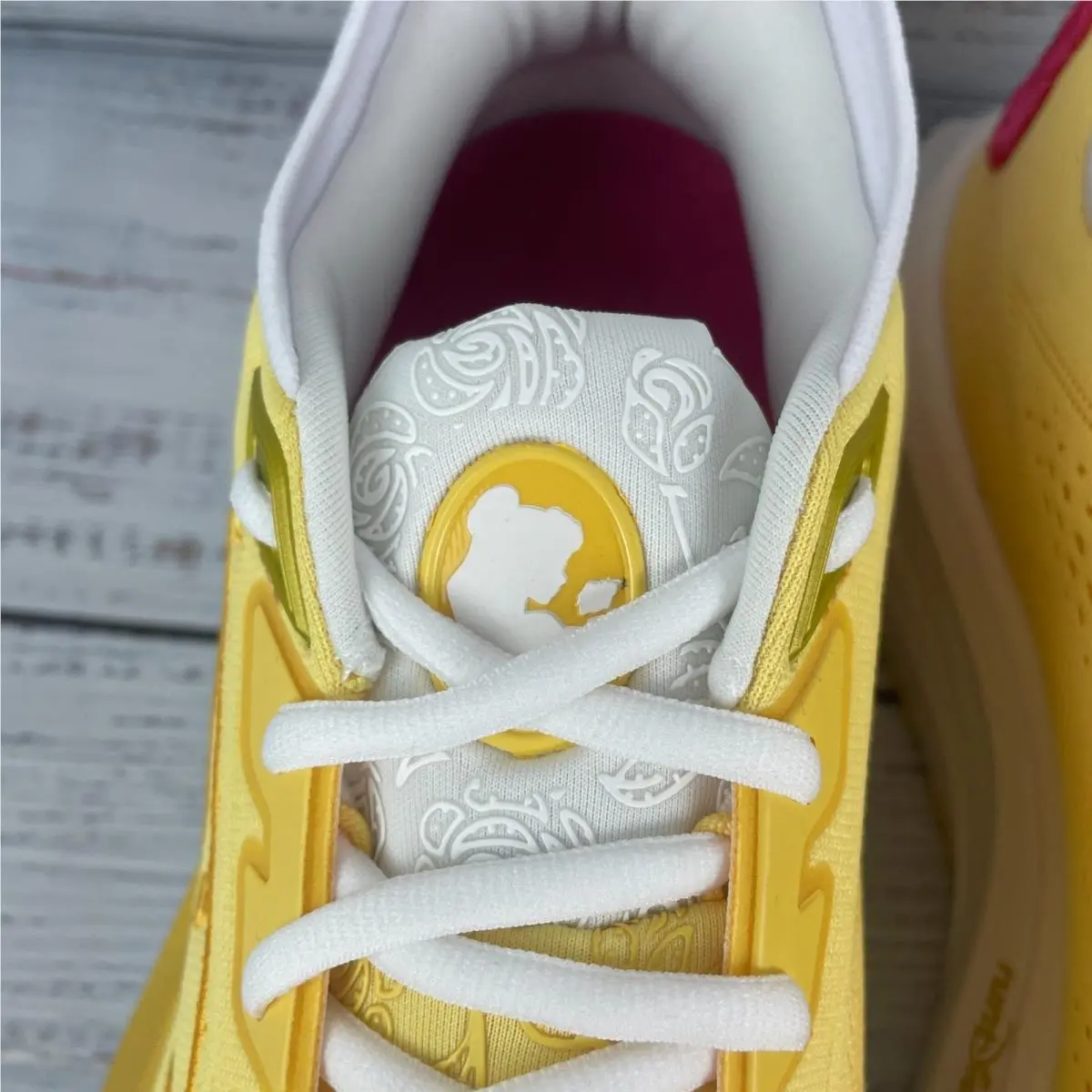 Brooks shoes - Yellow 4