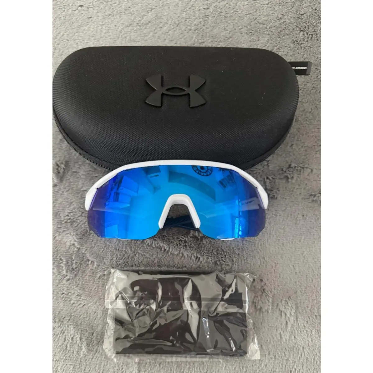 Under Armour Force 2 Sunglasses 0011/S WWK/W1 White-blue Sports Wrap W/case
