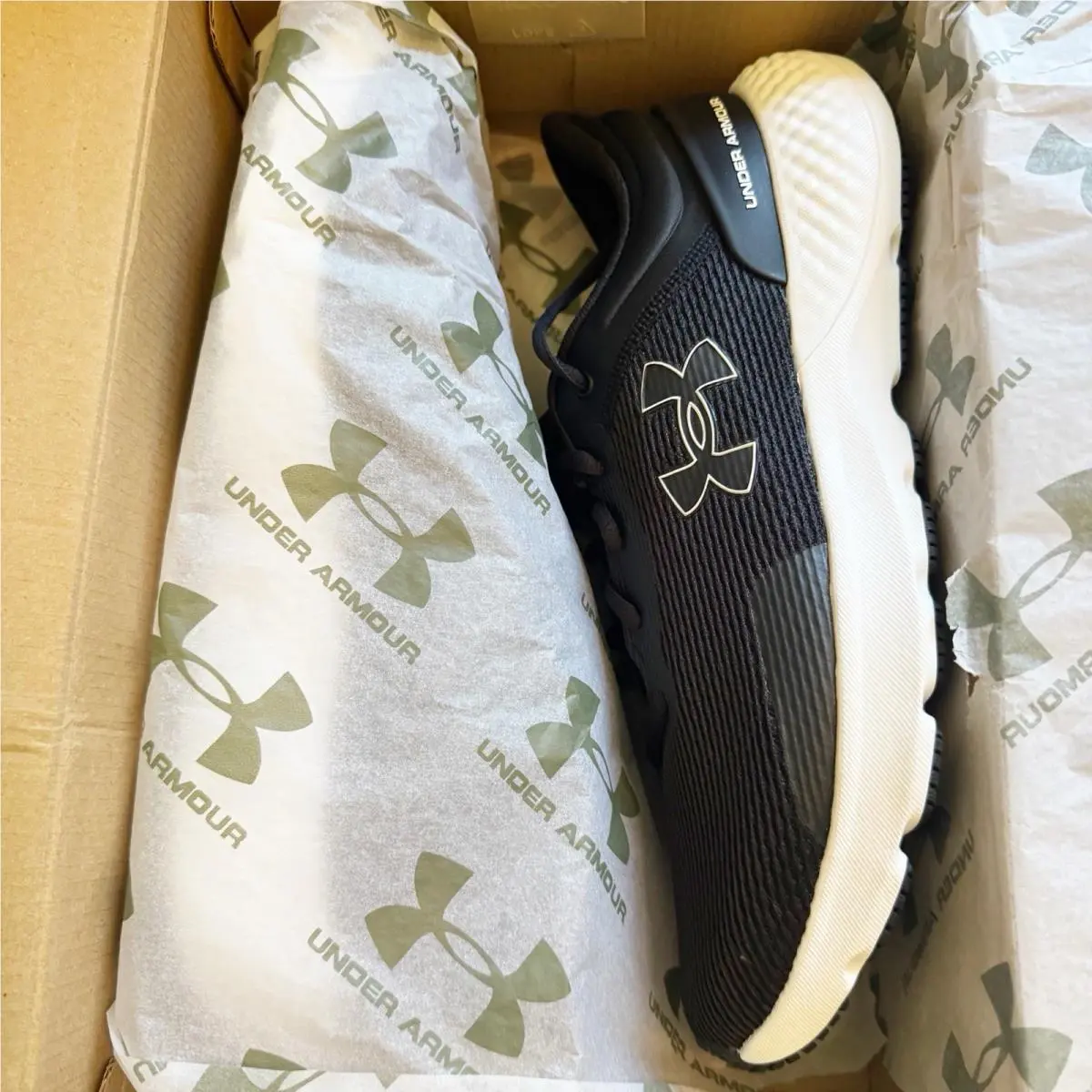 Under Armour shoes - Under Armour Charged Escape - Charged Escape - 3028234-002 - Black 2