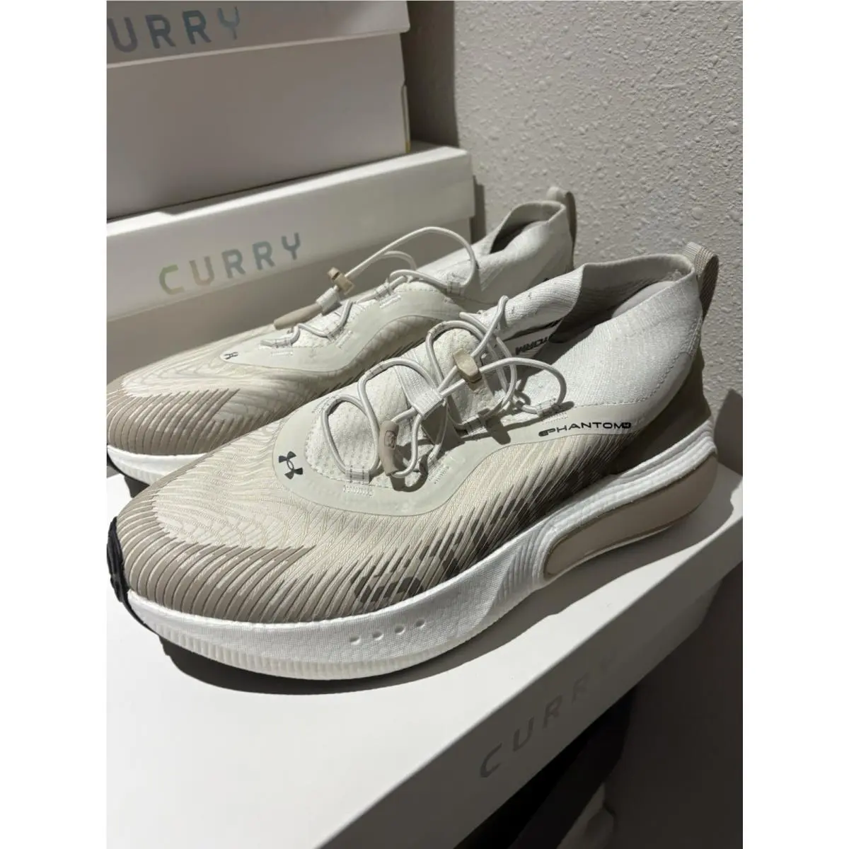 Under Armour shoes - Under Armour HOVR Phantom 4 Storm - 3027625 - Beige 2