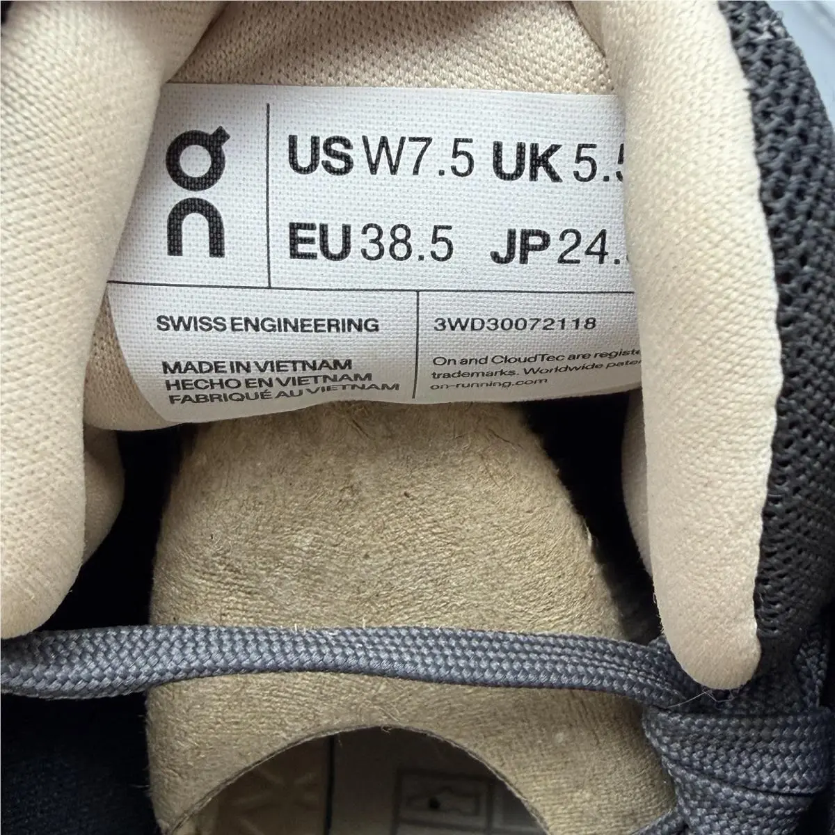 On-Running shoes - On Cloudroam Waterproof - Cloudroam Waterproof - 3WD30072118 - Eclipse/Cream (UPC: 7630867894165) 10