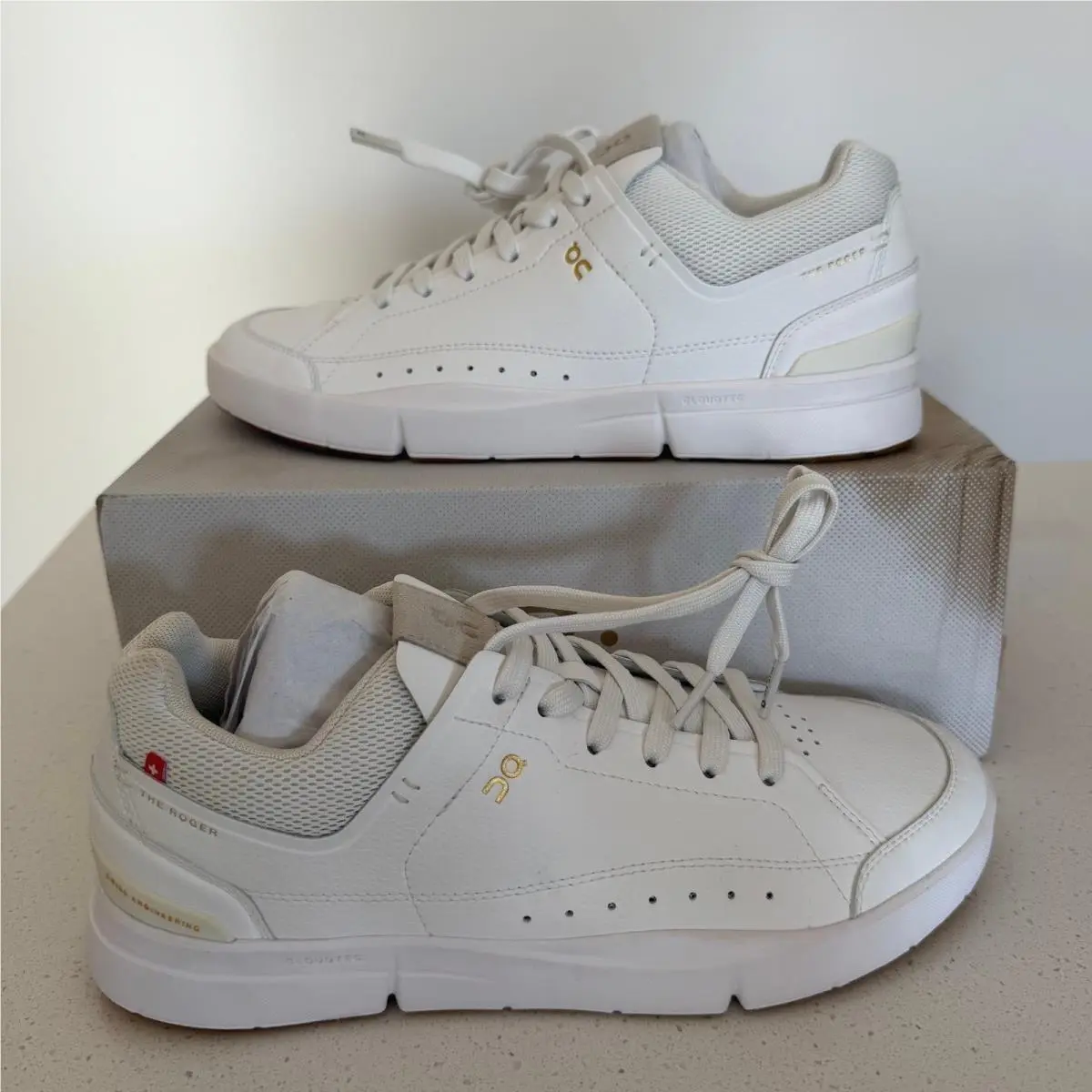 On Running The Roger Centre Court White Gum Womens 10 Sneakers