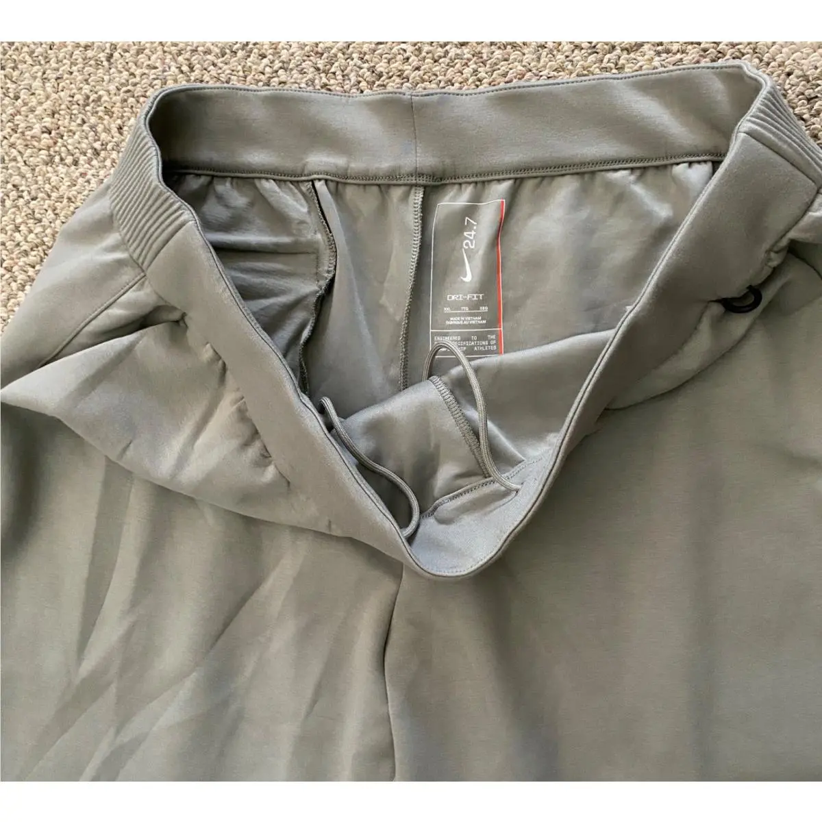 Nike clothing - Nike 24.7 - HQ6970 - Green (UPC: 197859426898) 1