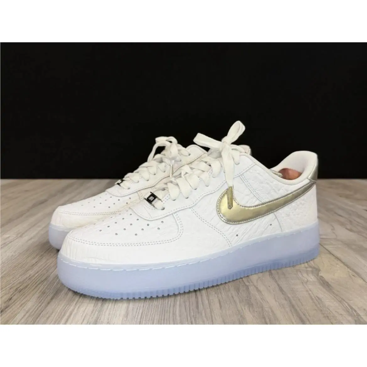 Air Force 1 07 Low White Croc Blue Tint Chrome IR1981-100 Mens Size 10 by Nike