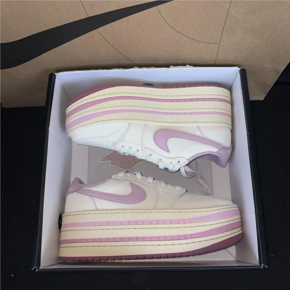 Nike shoes - Air Jordan 1 - Air - HV8288-101 - Pale Ivory/Iced Carmine-Muslin 5