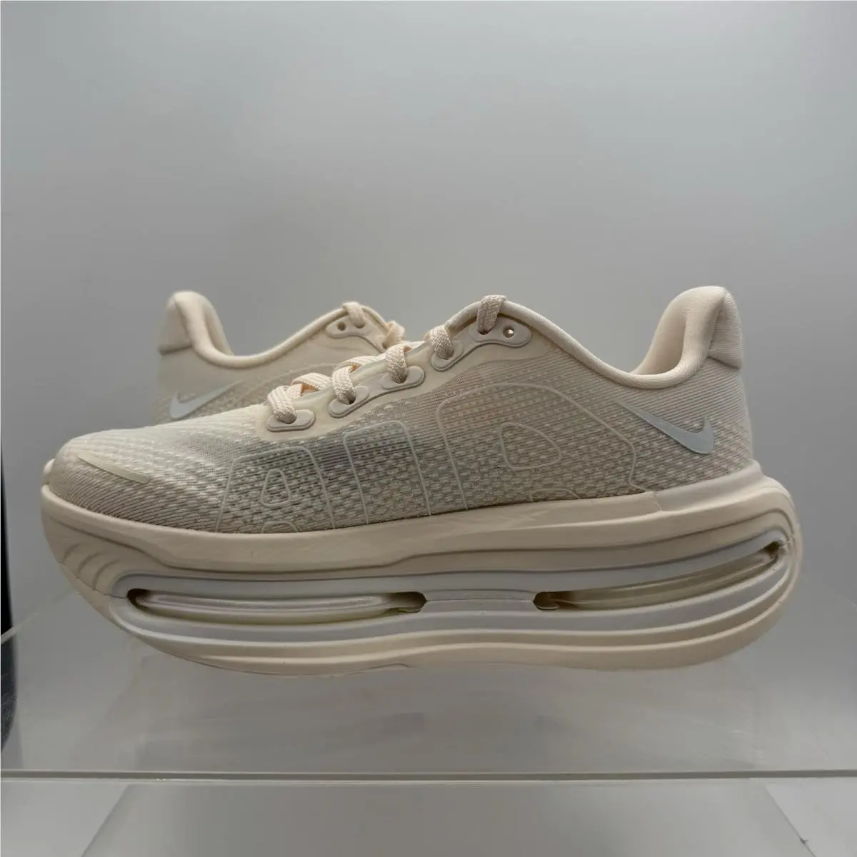 Nike shoes - Nike Vomero Premium - Vomero Premium - IQ8102 100 - Ivory 2
