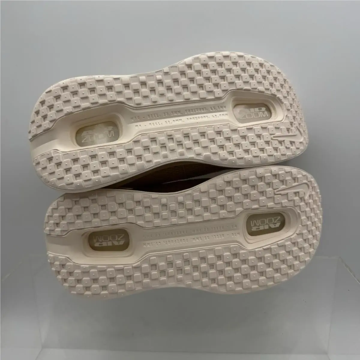 Nike shoes - Nike Vomero Premium - Vomero Premium - IQ8102 100 - Ivory 5