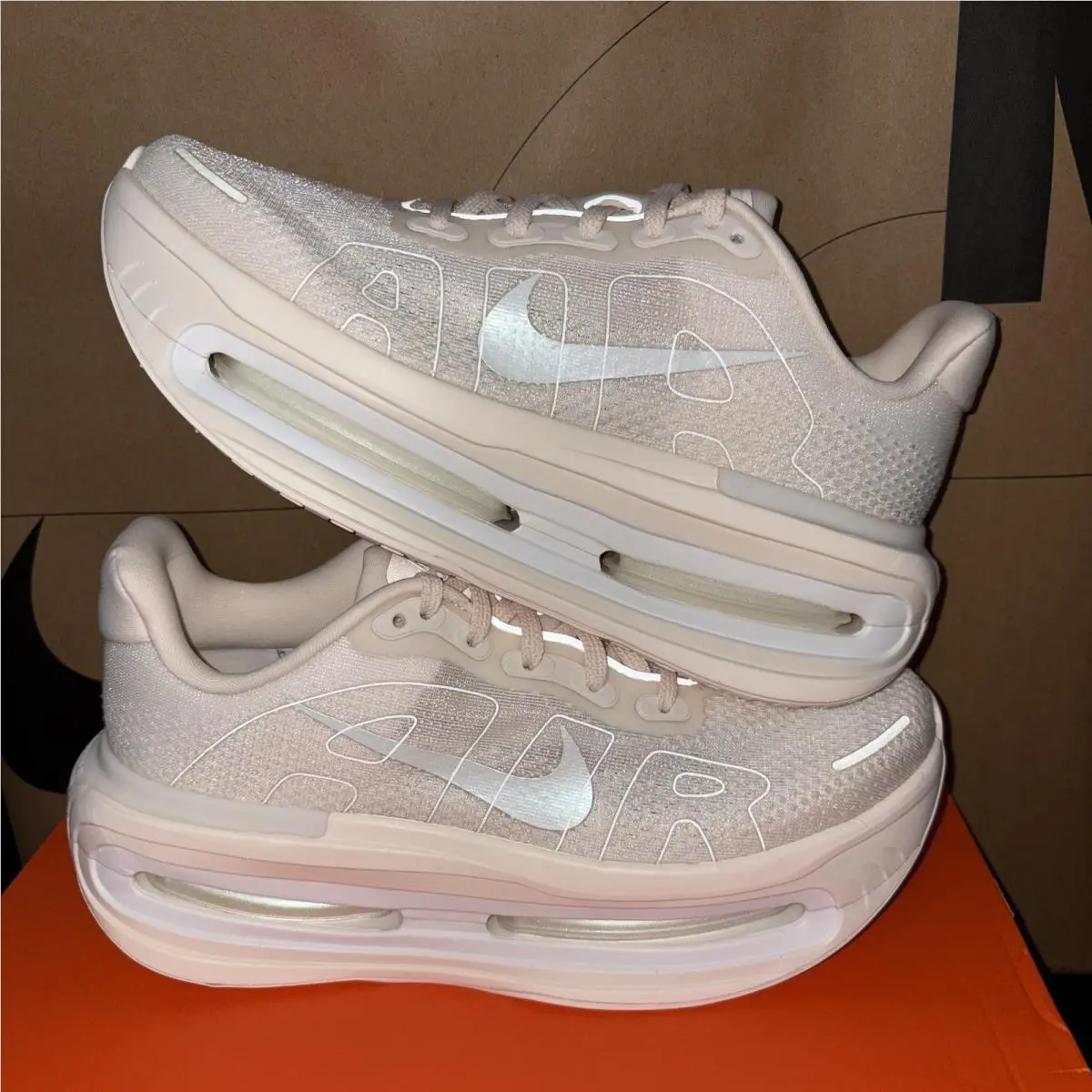 Nike shoes - Nike Vomero Premium - Vomero Premium - IQ8102-100 - Chalk 0